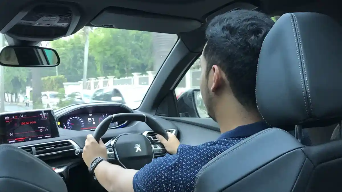 Foto - Gempa Saat Berkendara, Hal Ini Yang Harus Dilakukan