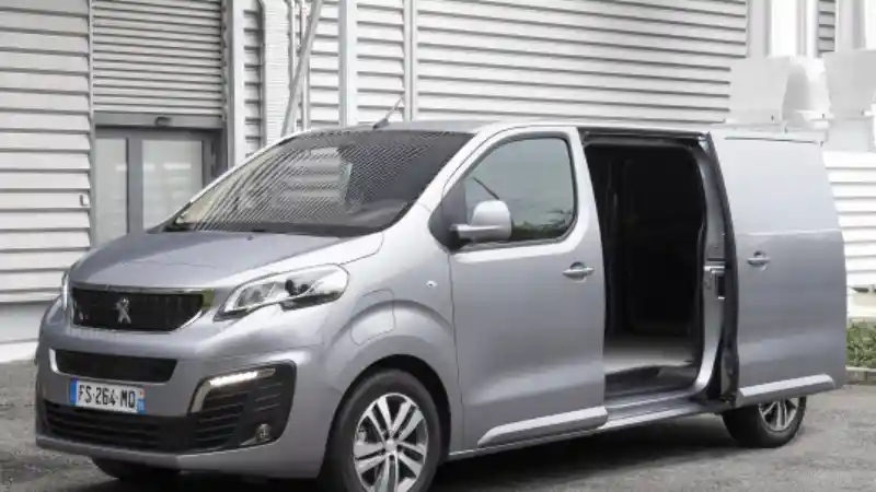 Foto - Peugeot Hadirkan Mobil Komersial Berbahan Bakar Hydrogen Pertama di Dunia