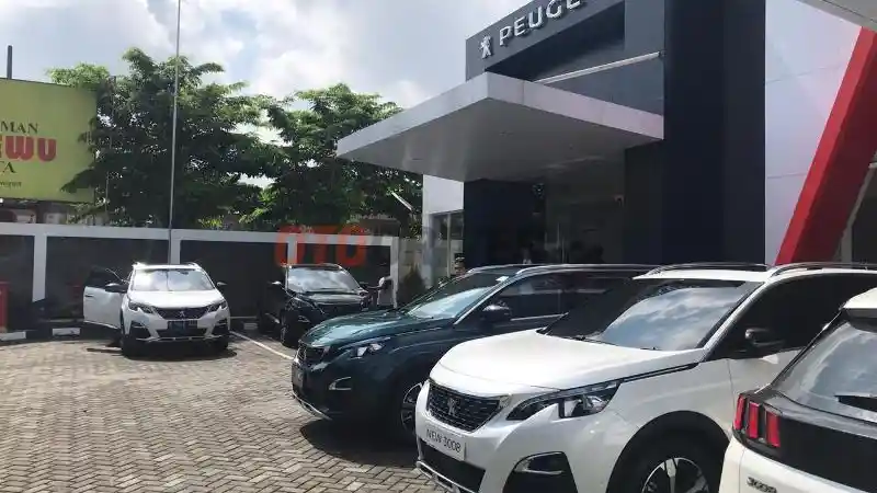 Foto - Peugeot Raih Keuntungan dari Absennya Dealer BMW dan Mercedes-Benz di Solo