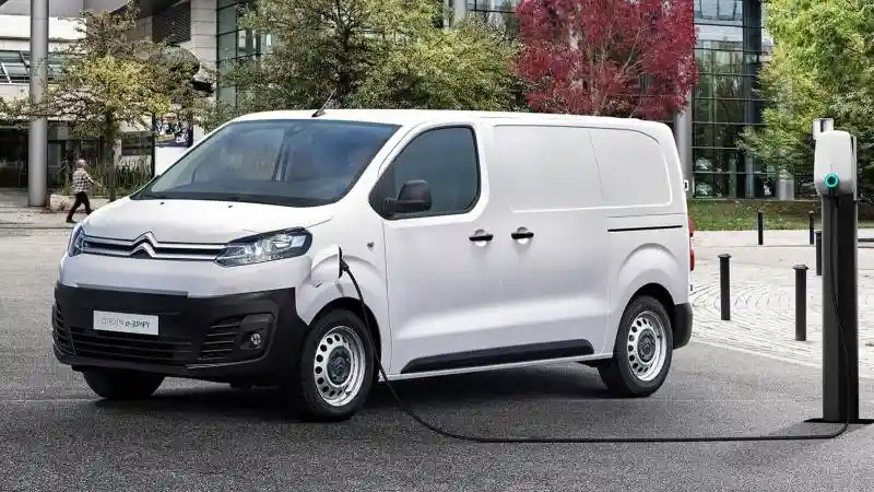 Foto - Berbeda Dengan Pabrikan Lain, Mobil Listrik Peugeot Berwujud Van