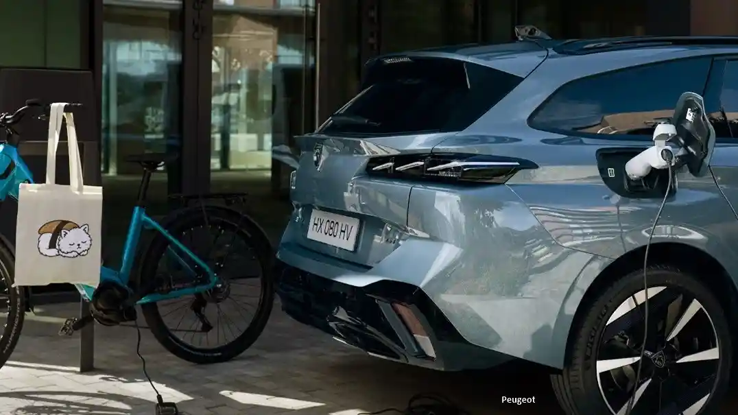 Foto - Peugeot 308 SW, Bukan Station Wagon Biasa