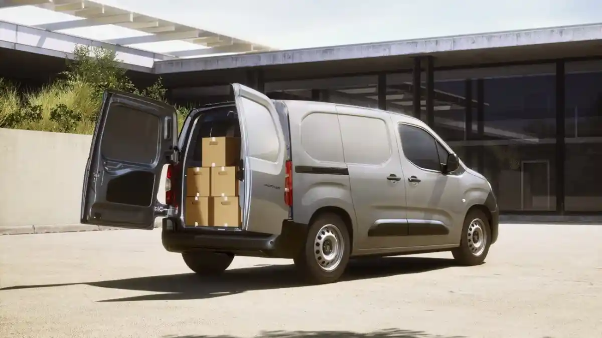 Foto - Peugeot Partner Sudah Berusia Edar 30 Tahun, Sempat Mengaspal di Indonesia