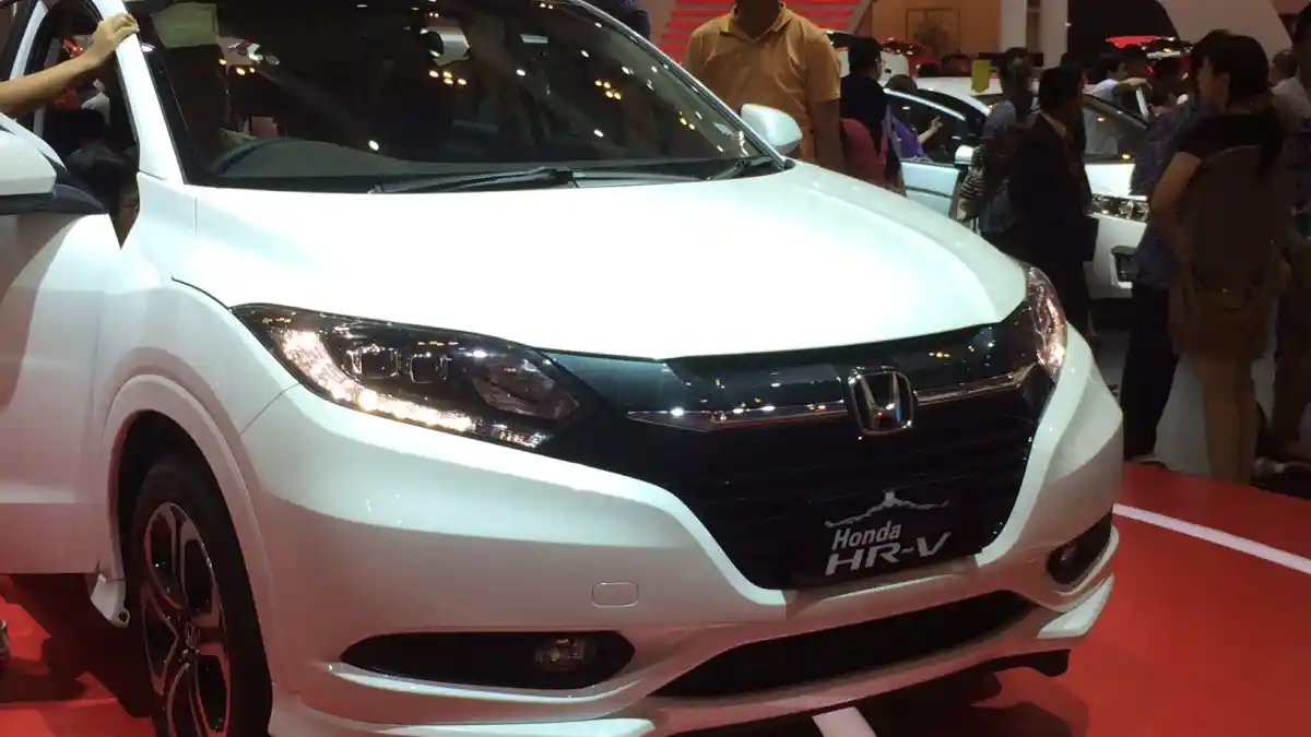 Foto - Perbandingan Spesifikasi Chevrolet Trax Dengan Honda HR-V