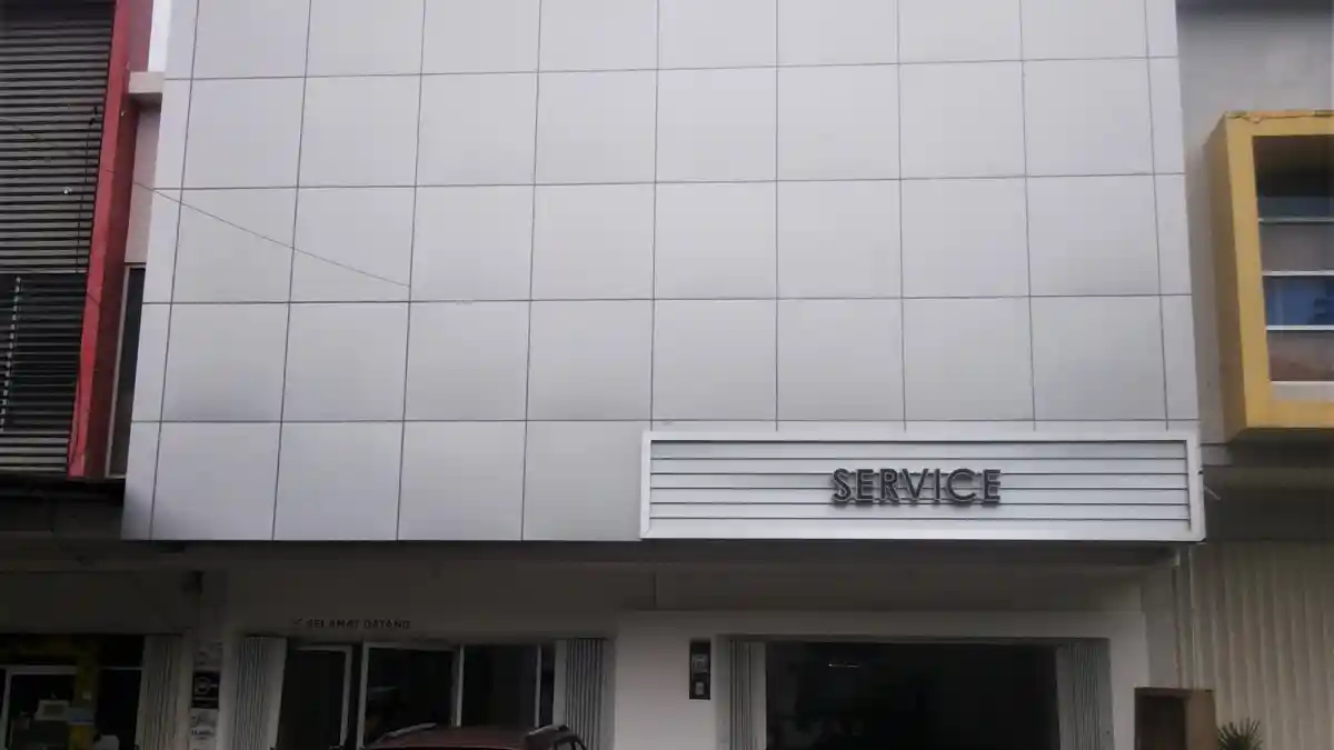 Foto - Wuling Rambah Sulawesi Utara, 1 Dealer Baru Dibuka di Manado