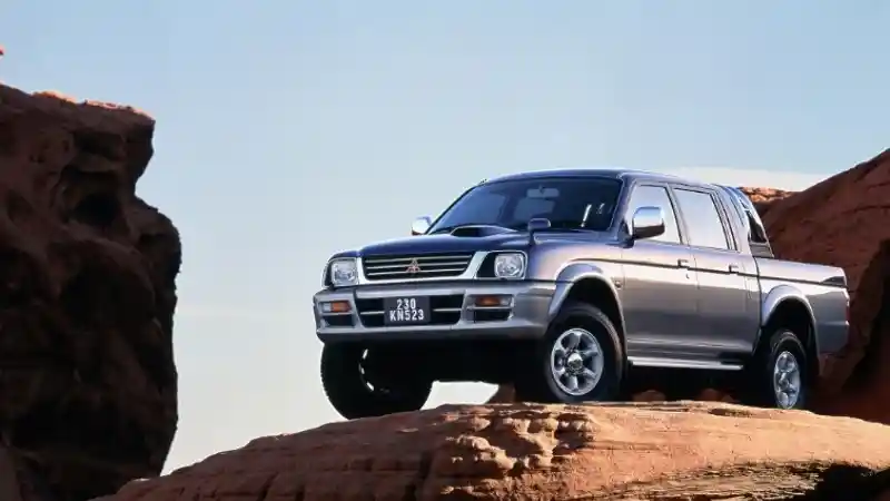 Foto - Kilas Sejarah Double Cabin Mitsubishi Triton