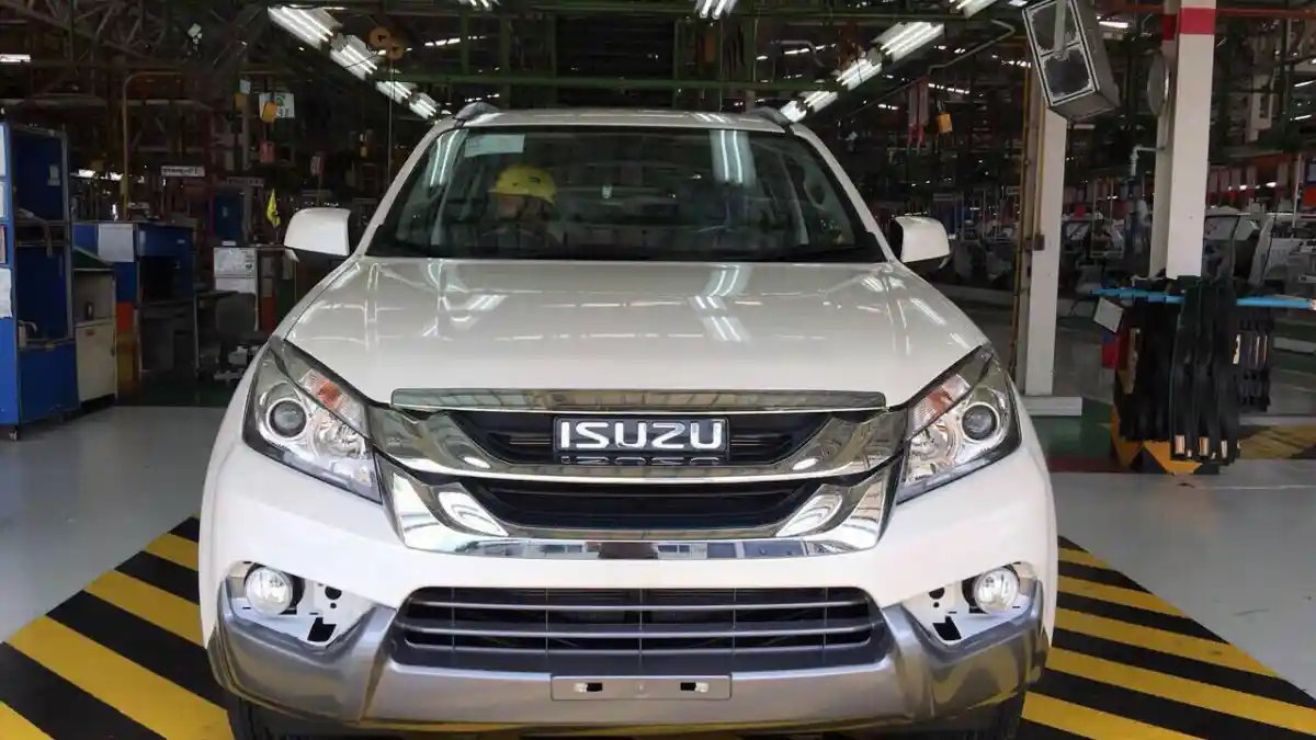 Foto - Isuzu MU-X dan D-Max Facelift Hadir Sebelum GIIAS