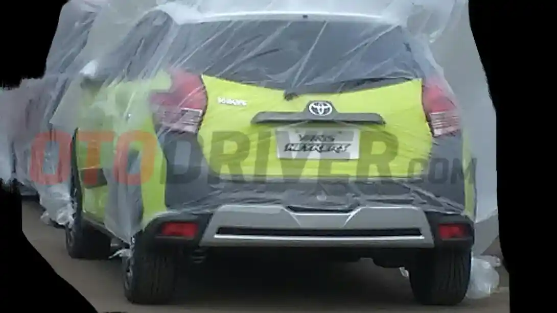 Foto - SPY SHOT: Toyota Yaris Versi Crossover Tertangkap Kamera Kami