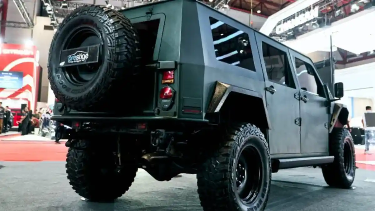 Foto - Kendaraan Taktis Pindad Maung MV1 dan MV2 4x4 Unjuk Gigi di IIMS 2026