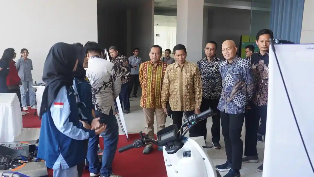Foto - PLN ICE 2026 Resmi Dibuka di ITS, Hadirkan Inovasi Kendaraan Listrik