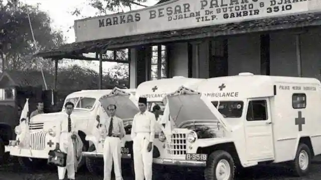 Foto - Willys Jeep Pick Up, Sohor Karena Malaria