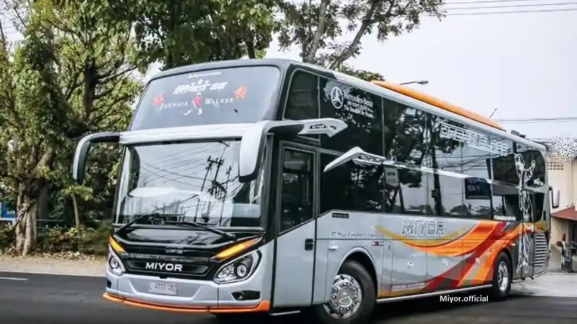 Bus - Bus-Bus Mercedes-Benz Bisa Manfaatkan Bengkel Siaga Yang Disediakan Pabrikan