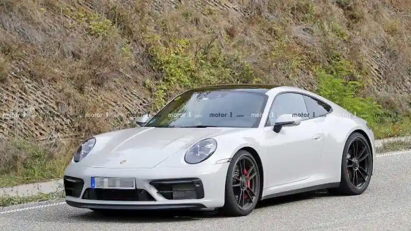 Foto - Porsche 911 Lansiran 2022-2023 Kena Recall Karena Masalah Ini