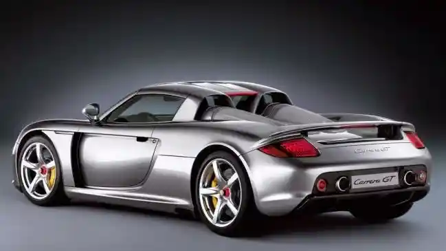 Foto - Ini Dia Koleksi Mobil Tiger Woods.