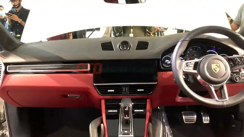 Foto - Dibanderol Mulai Rp 3,4 Milyar, Porsche Cayenne Coupe Pun Resmi Melantai Di Indonesia