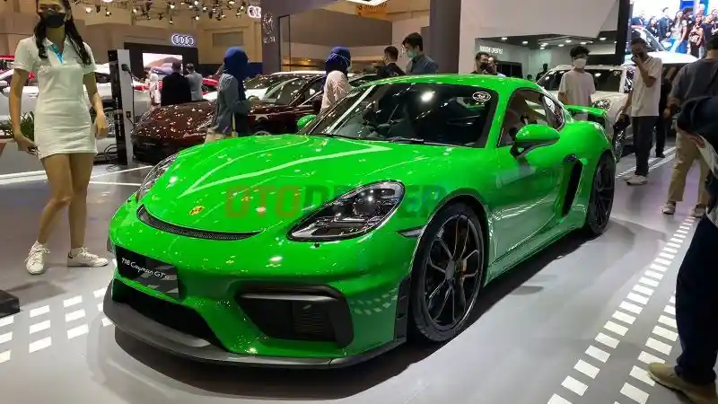 Berita - Porsche Kembali DI GIIAS 2022, 718 Cayman GT4 Jadi Pusat Perhatian