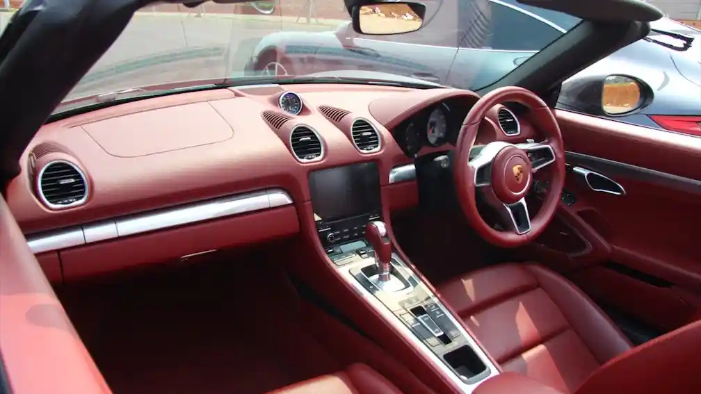 Foto - First Drive: Porsche 718 Boxster 2017