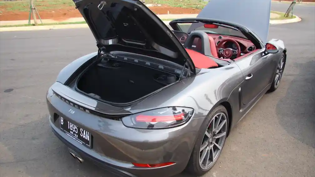 Foto - First Drive: Porsche 718 Boxster 2017