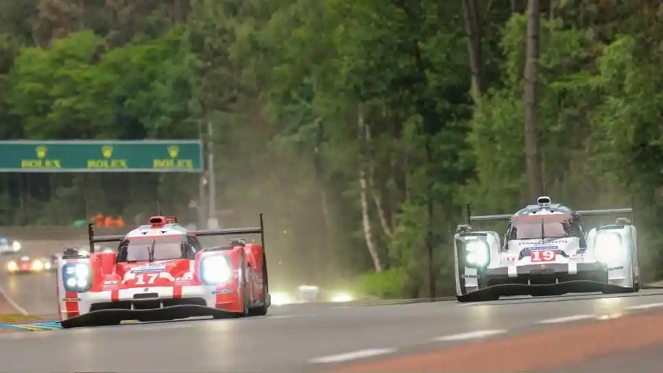 Foto - Komunitas Ketahanan Mengemudi yang Harus "Puasa"