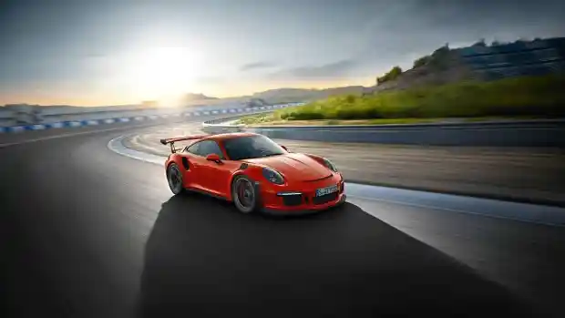 Foto - Spesifikasi Dan Kisaran Harga Jual 5 Koleksi Mobil Ahmad Sahroni