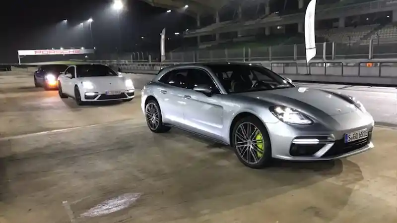 Foto - Wow, Porsche Bakal Buat Pabrik Perakitan Di Negara Tetangga Indonesia