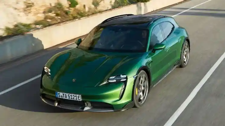 Foto - Porsche Taycan Cross Turismo Dijual Semester Kedua 2021, Simak Kelebihannya