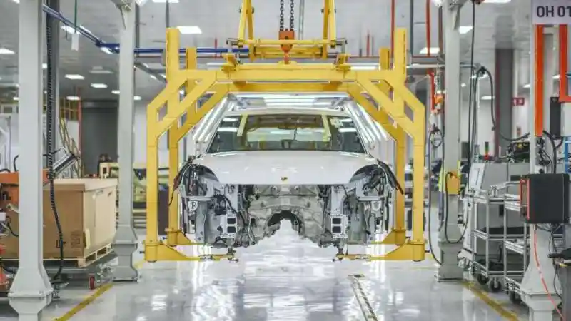 Berita - Pengiriman Mobil Porsche Turun 5 Persen