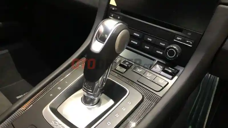 Foto - Porsche Mungkinkan Konsumennya Personalisasi Tiap Mobil Dibeli