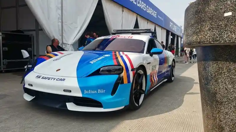 Berita - Melihat Mobil-Mobil Pendukung Formula E, Dari EQB Hingga Taycan Turbo S!