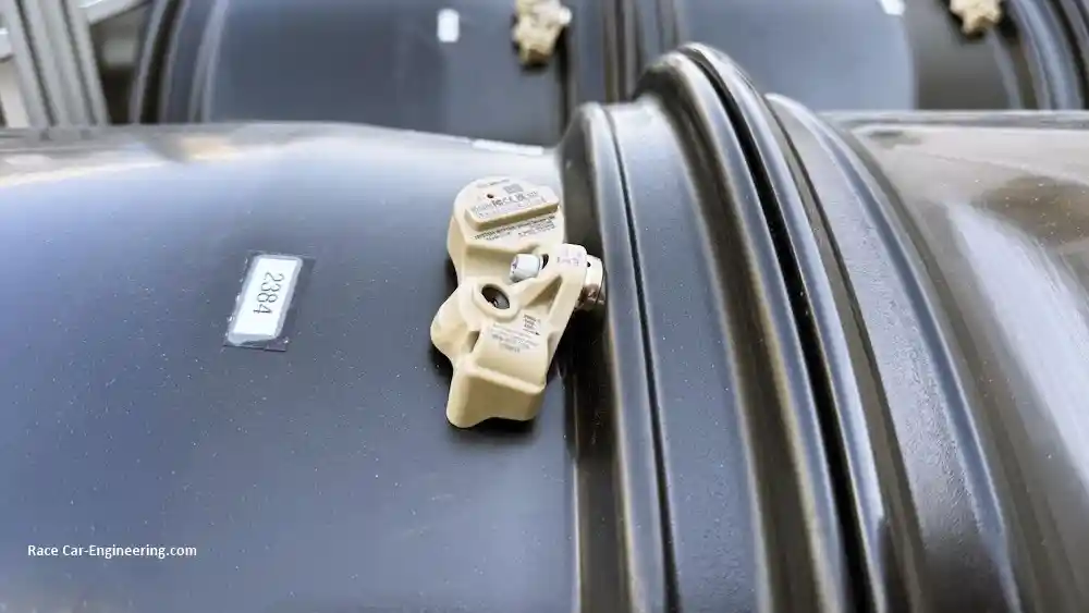 Foto - Pasang TPMS Di Mobil Kita, Bisa Mendeteksi Dini Sebelum Ban Pecah