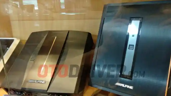 Foto - Amankah Pasang Audio Di Mobil Listrik?