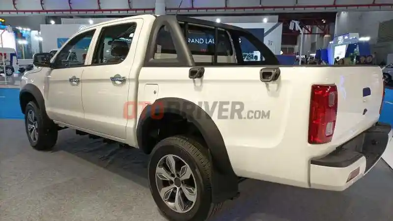 Foto - Double Cabin Listrik Ini Hadir di Indoensia, Rebadge Dari Model Tiongkok