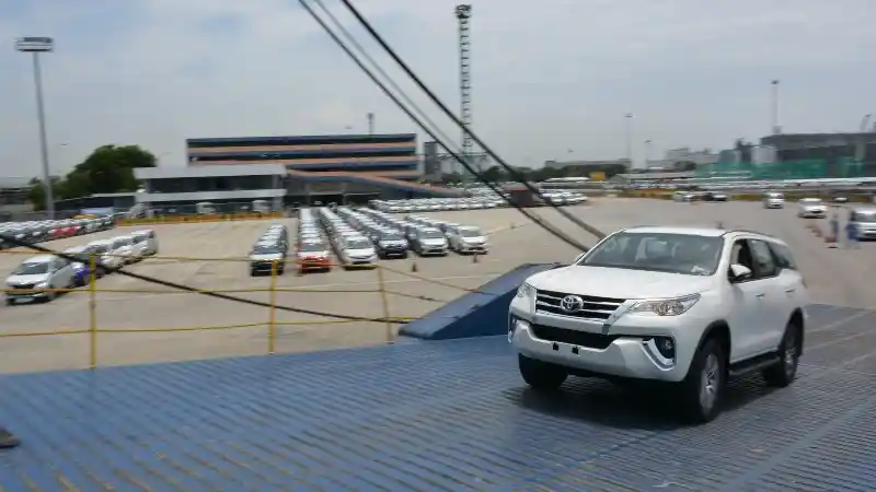 Berita - Australia Resmi Jadi Tujuan Ekspor Mobil Indonesia