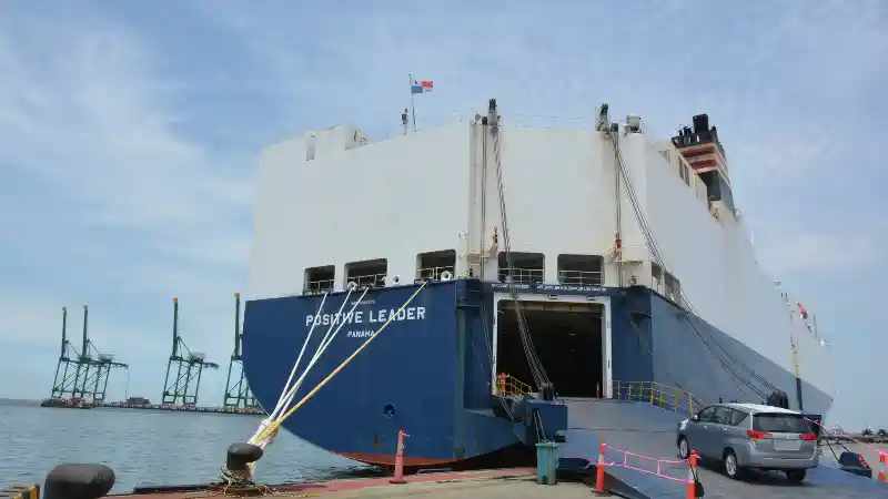 Foto - Ekspor Mobil Toyota Buatan Indonesia Masih Bikin Senyum