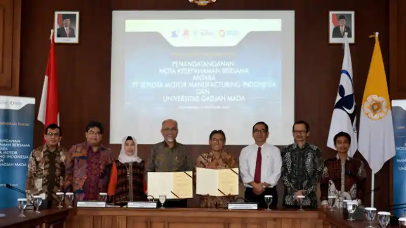 Foto - UGM Digandeng Pabrik Toyota Untuk Riset Biodiesel Murah
