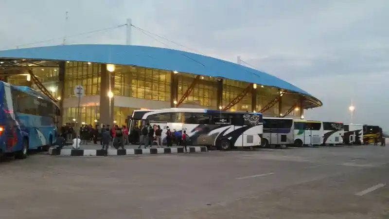 Berita - Bus Tujuan Jateng dan Jatim Harus Pindah ke Terminal Pulogebang Akhir Januari Ini