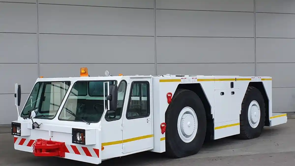 Truk - Pushback truck, Si Cebol Pendorong Pesawat Udara