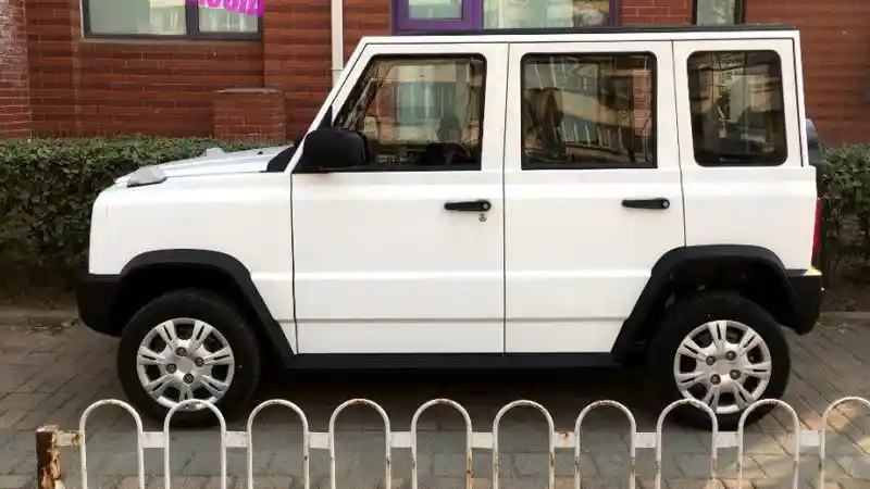 Foto - Ini Bukanlah Mercedes-Benz G-Class Versi Bantet, Melainkan..