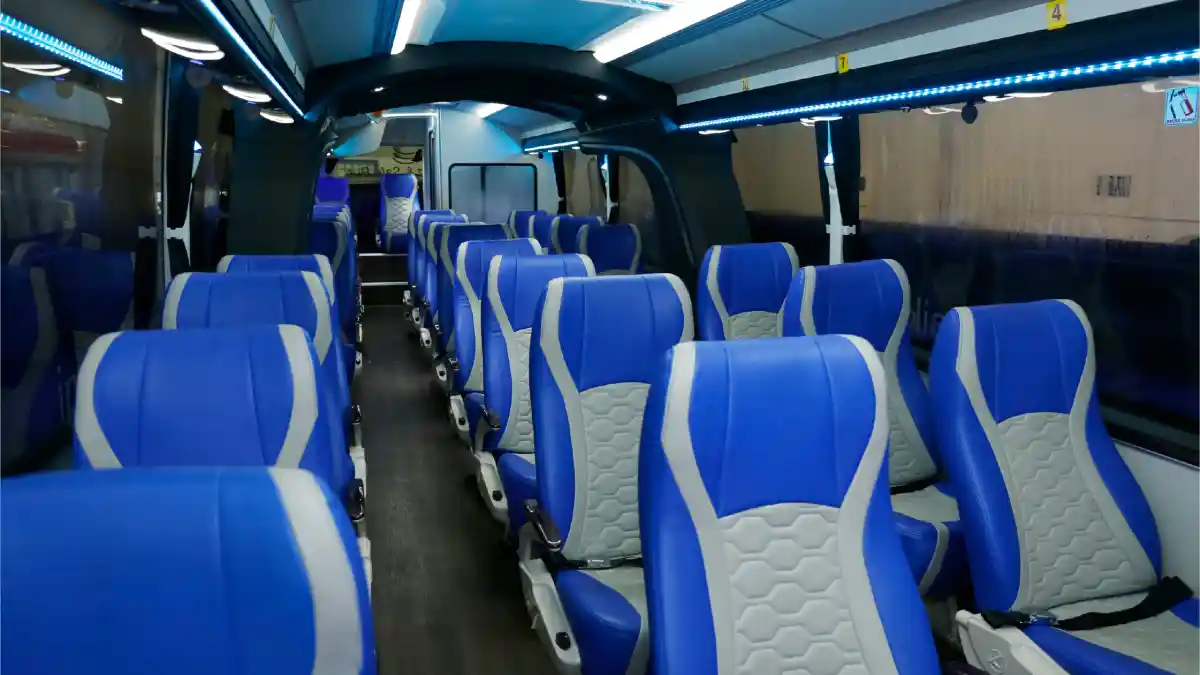 Foto - Yuk, Bedah Detail Hino R260 Bio Smart & Safe Bus PO Sumber Alam