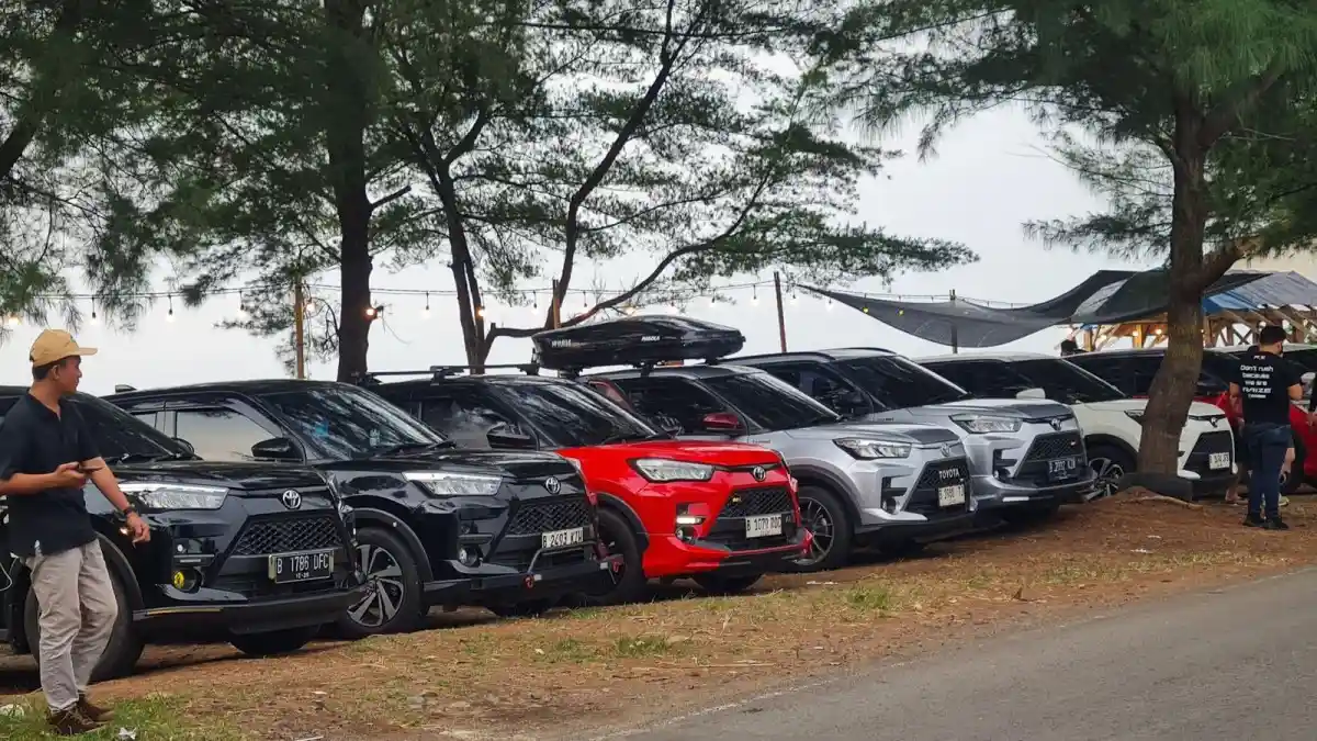 Berita - Rayakan Ultah Pertama, Komunitas Toyota Raize Touring Ke Pekalongan