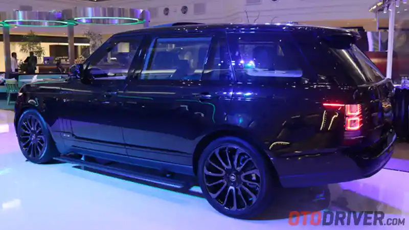 Foto - Land Rover Siapkan SUV Ultra-Mewah Untuk Lawan Bentayga 