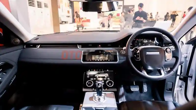 Foto - Range Rover Evoque Generasi Kedua Resmi Dijual Dengan Harga RP 1,7 M