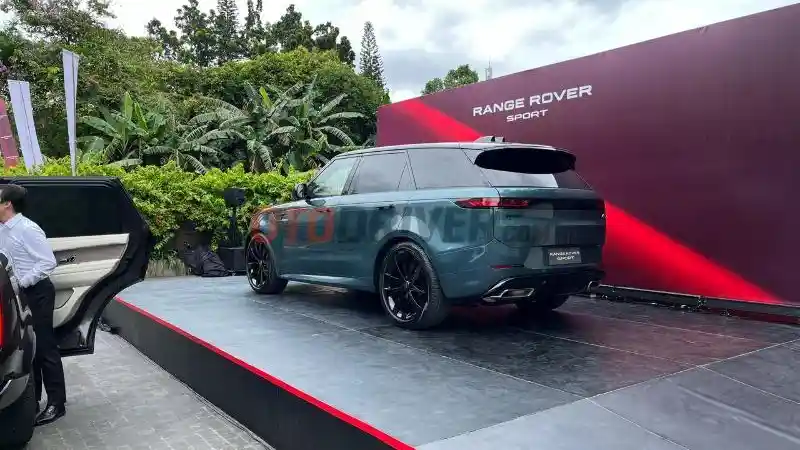 Foto - GALERI: Range Rover Sport 2023 (26 FOTO)