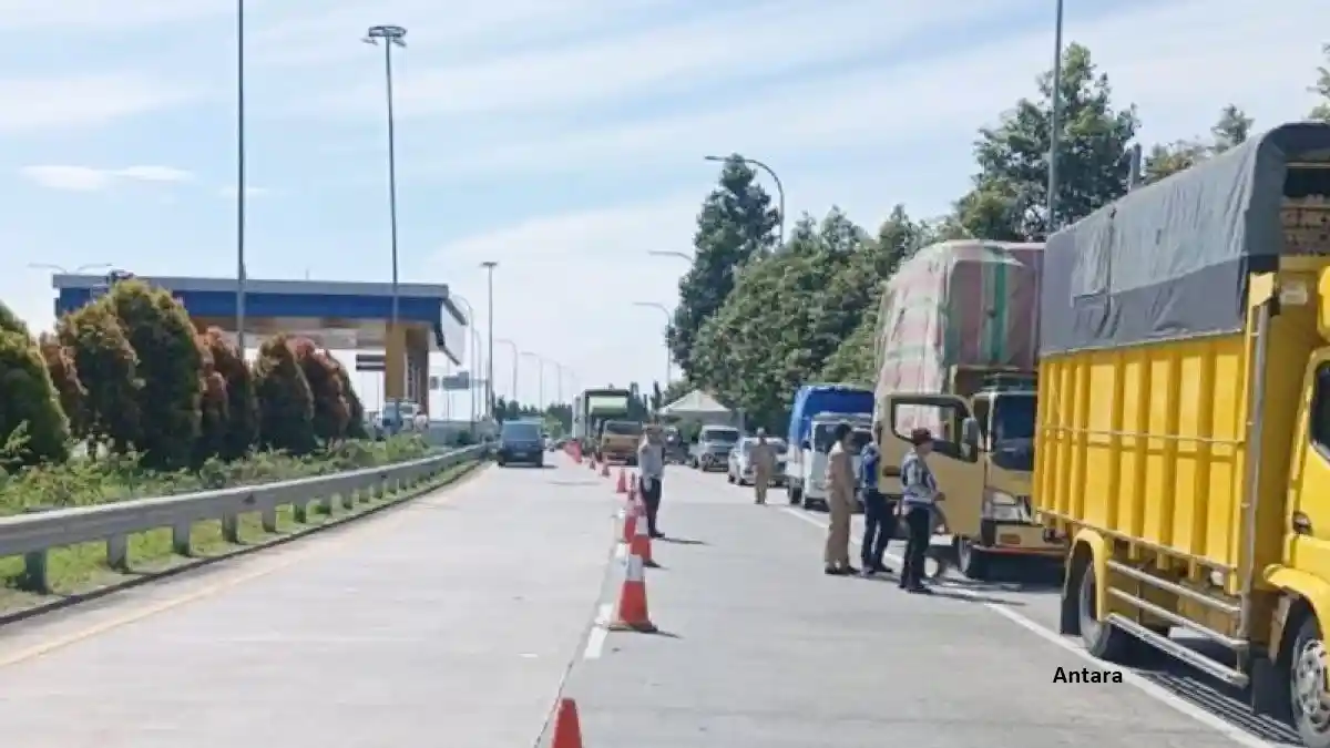 Truk - Dishub Kota Tangerang Razia Truk ODOL