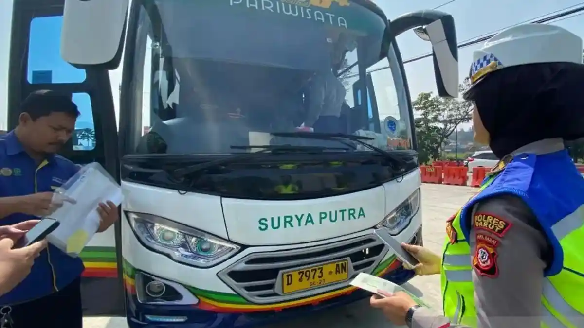 Berita - Bus Masih Pakai Klakson ‘Telolet’ Dilarang Masuk Wilayah Garut
