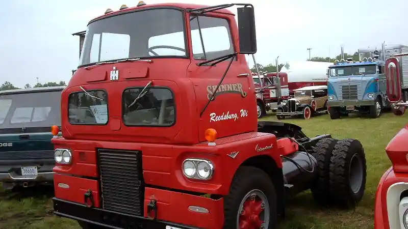Foto - International Sightliner, Truk Langka Yang Bintangi Film Real Steel