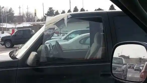 Foto - Gambar Lucu: Mengganti Part Seadanya Saat Darurat