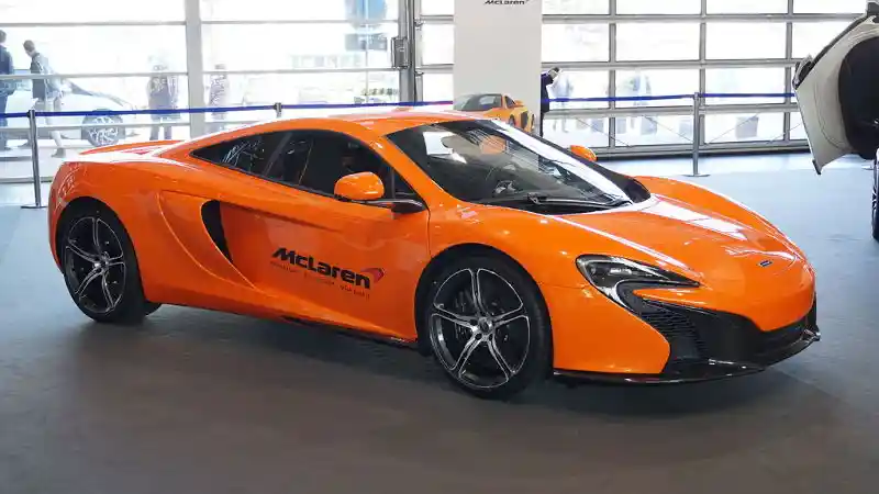 Foto - Ini Dia Koleksi Mobil Super Mewah Reino Barack