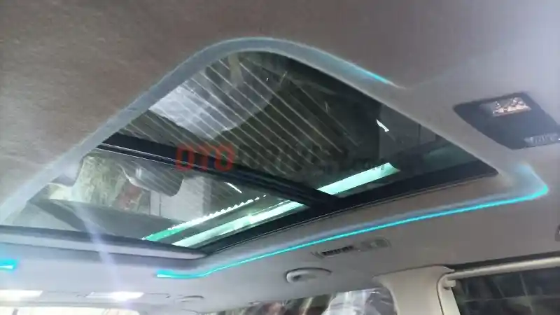 Tips - Penyebab Sunroof Mobil Mulai Macet yang Wajib Diketahui 