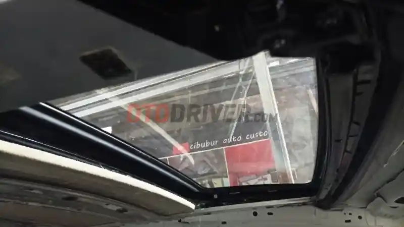 Foto - Penyebab Sunroof Mobil Mulai Macet yang Wajib Diketahui 