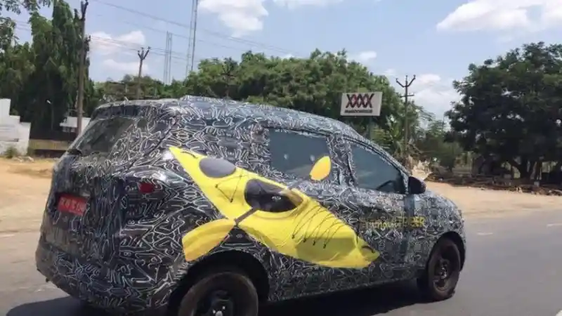 Foto - Small MPV Renault Mulai Terendus. Calon Musuh Calya?